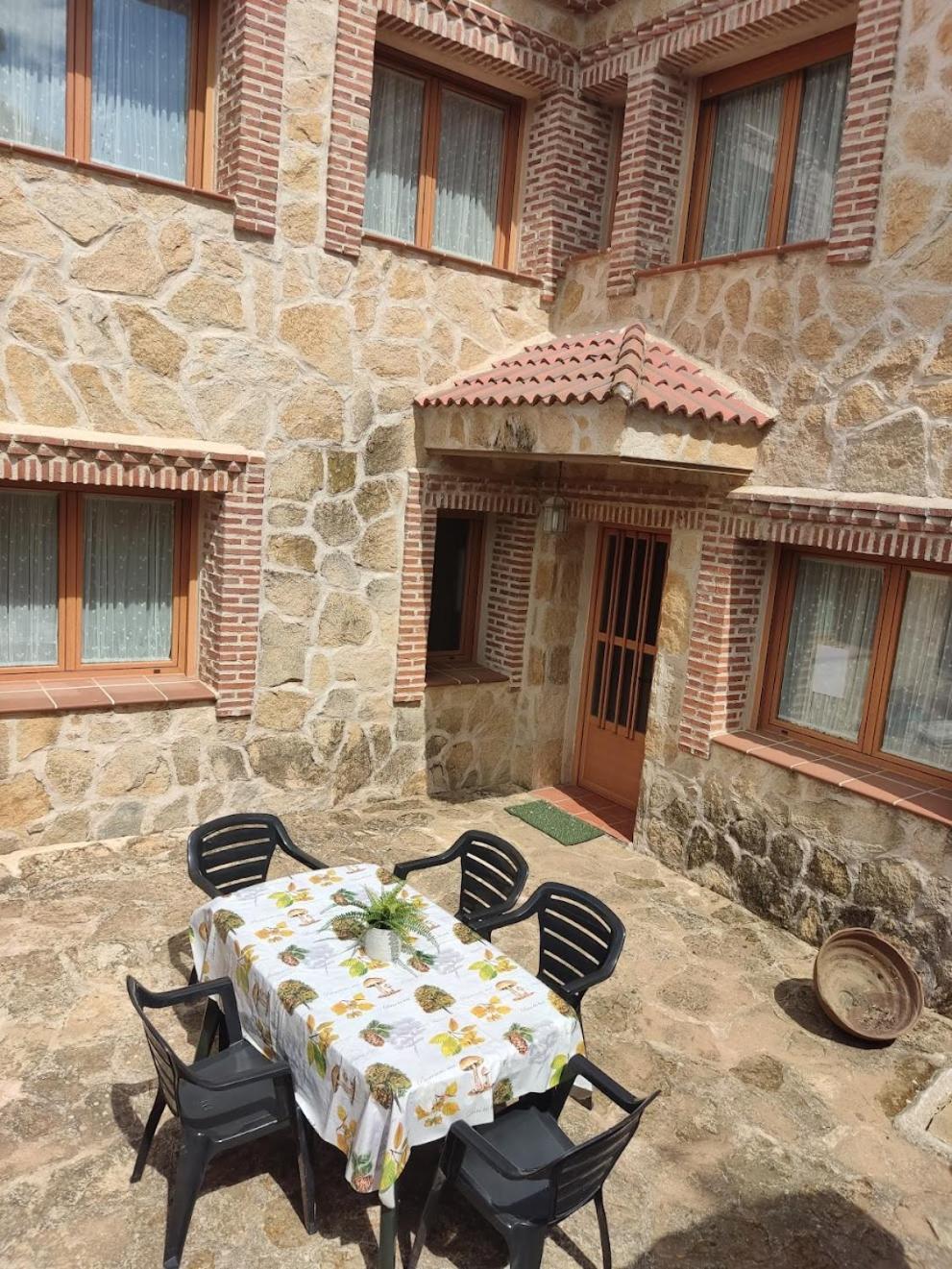 Casa Rural El Pajar Navaluenga Luaran gambar